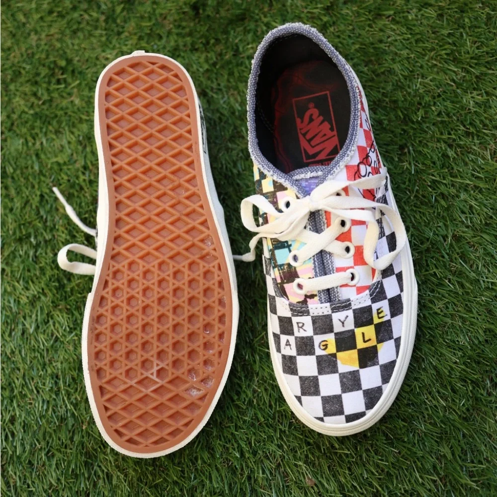 Stranger Things Argyle Surfer Boy Pizza Vans Like New EUC Women’s 7.5 or Men’s 6 - Picture 5 of 12